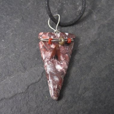 Vintage Carved Arrowhead Fetish Pendant Necklace