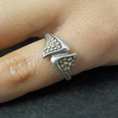 Unusual Sterling Reptile Skin Ring Size 6