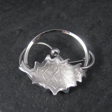 Vintage Reis Sterling Leaf Circle Brooch