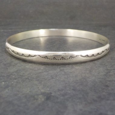 Navajo Vintage Sterling Bangle Bracelet 7.5 Inches