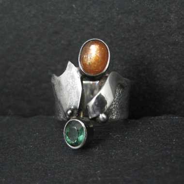Vintage Sterling Silver Sunstone Emerald Ring Size 6 One of a Kind